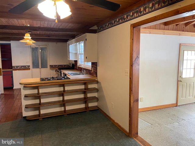 60 RIDGE RD, Gettysburg, PA 17325