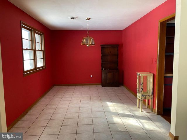 60 RIDGE RD, Gettysburg, PA 17325