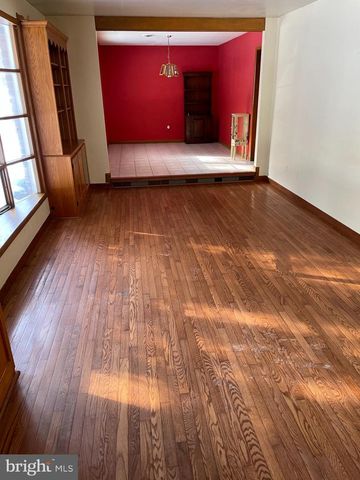 60 RIDGE RD, Gettysburg, PA 17325