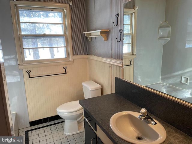 60 RIDGE RD, Gettysburg, PA 17325