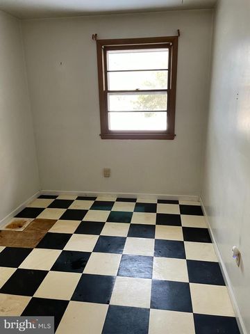 60 RIDGE RD, Gettysburg, PA 17325