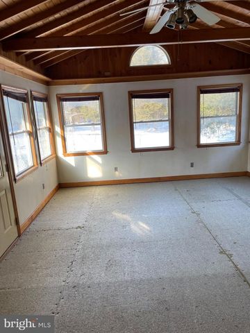 60 RIDGE RD, Gettysburg, PA 17325