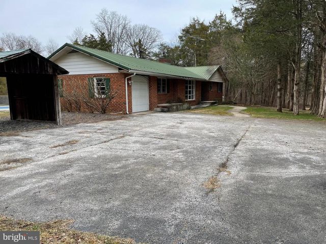 60 RIDGE RD, Gettysburg, PA 17325