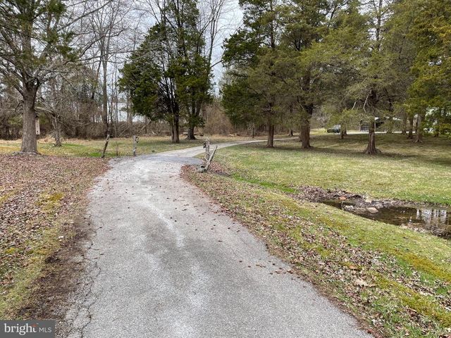 60 RIDGE RD, Gettysburg, PA 17325