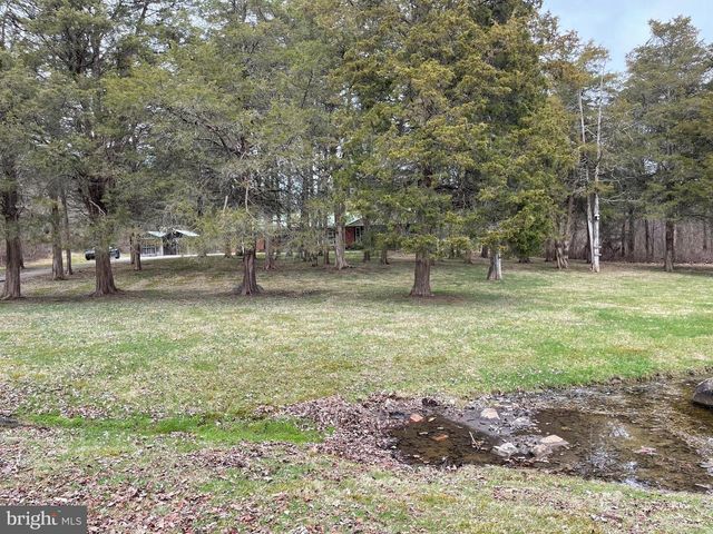 60 RIDGE RD, Gettysburg, PA 17325