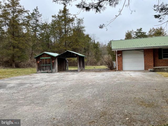 60 RIDGE RD, Gettysburg, PA 17325