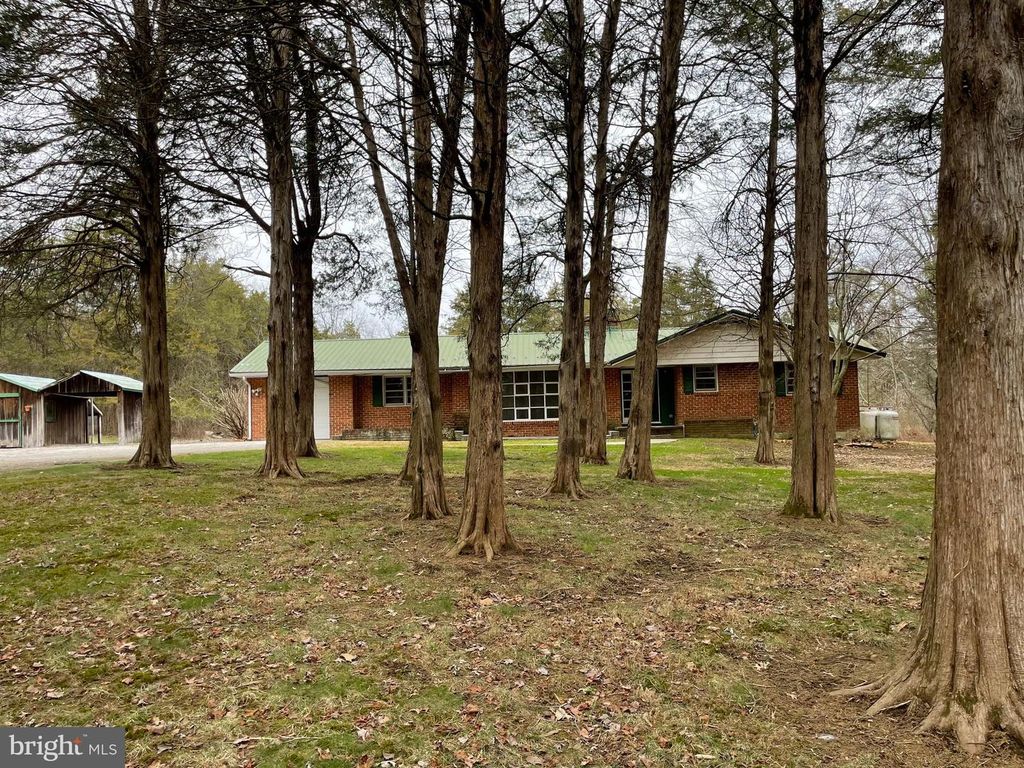 60 RIDGE RD, Gettysburg, PA 17325