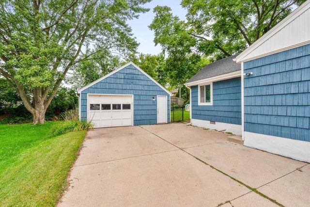 125 Summit DRIVE, Port Washington, WI 53074