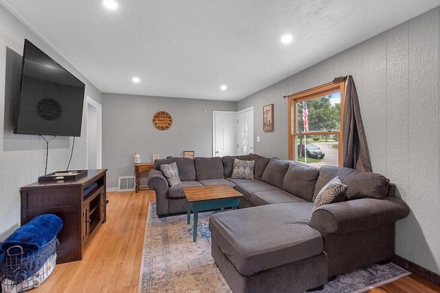 125 Summit DRIVE, Port Washington, WI 53074