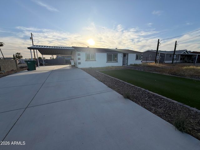 306 N HAWES Road, Mesa, AZ 85207