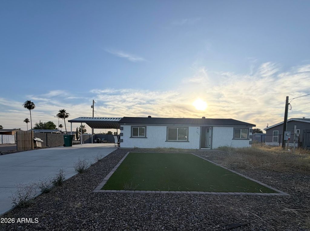 306 N HAWES Road, Mesa, AZ 85207