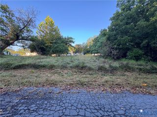 21610 Hagood Ave, South Chesterfield, VA 23803