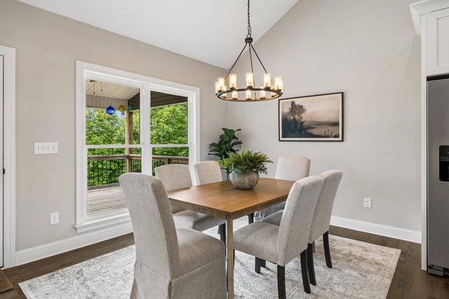 967 Walden Drive, Signal Mountain, TN 37377