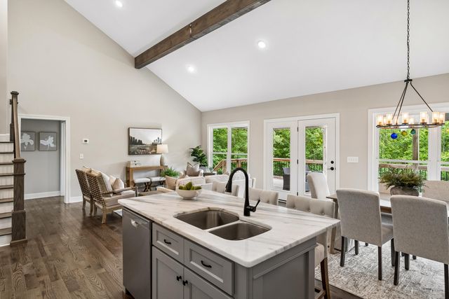 967 Walden Drive, Signal Mountain, TN 37377