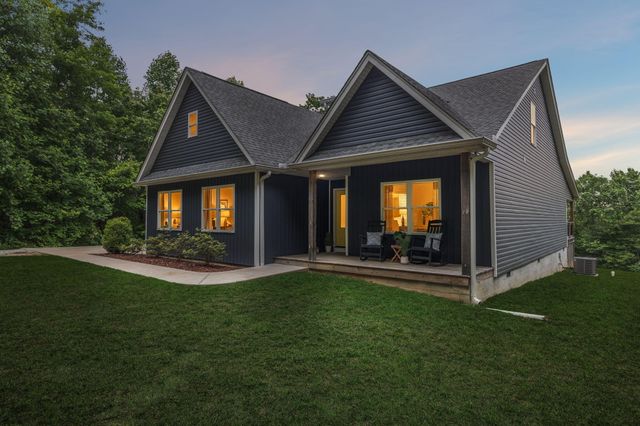 967 Walden Drive, Signal Mountain, TN 37377