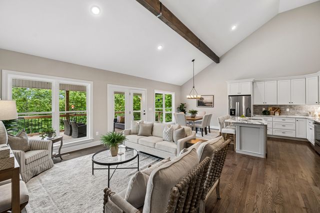 967 Walden Drive, Signal Mountain, TN 37377