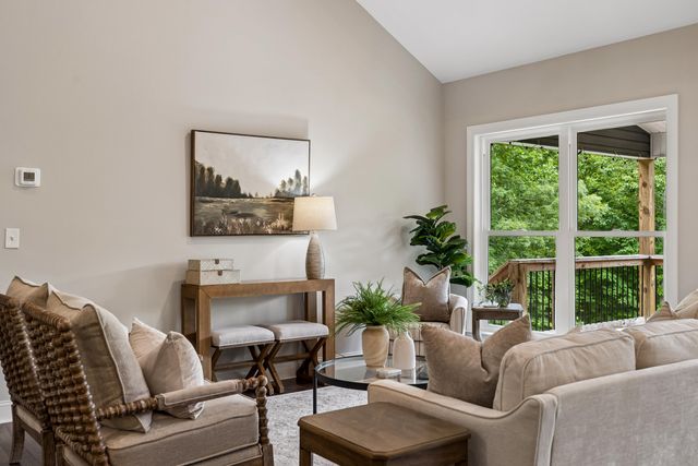 967 Walden Drive, Signal Mountain, TN 37377