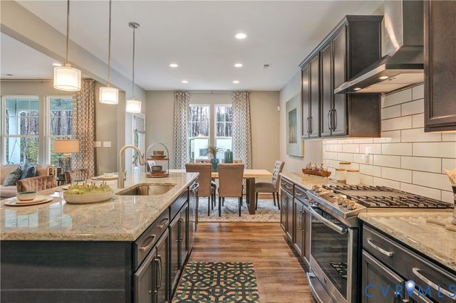 18768 Palisades Cove Trl, Moseley, VA 23120