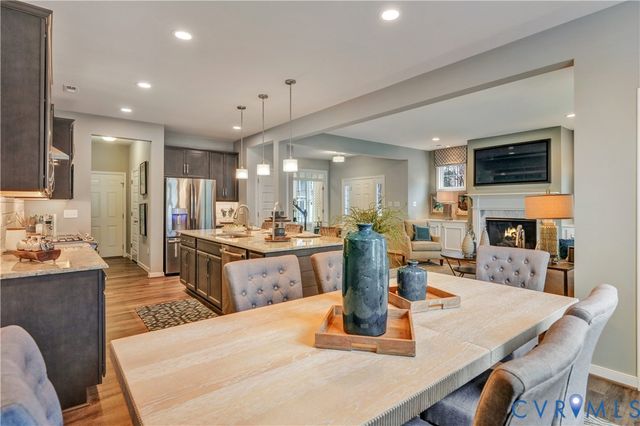 18768 Palisades Cove Trl, Moseley, VA 23120