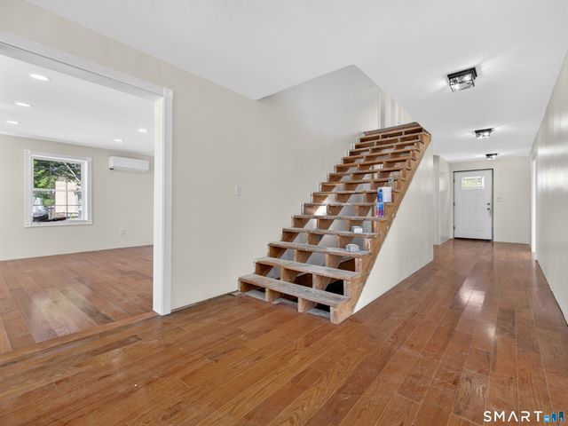 108 Thames Street, Groton, CT 06340