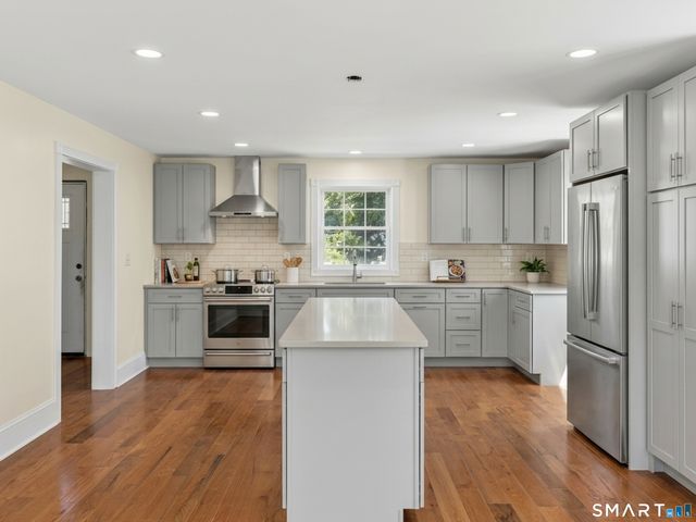 108 Thames Street, Groton, CT 06340