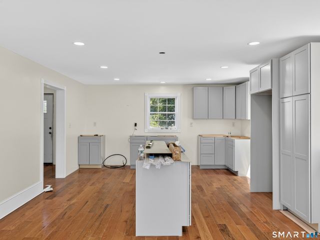 108 Thames Street, Groton, CT 06340
