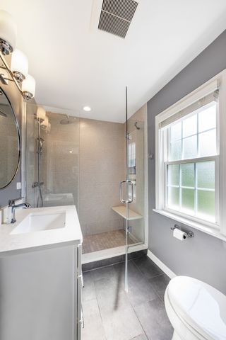 2430 Covert Road, Glenview, IL 60025