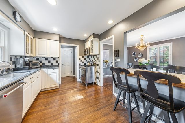 2430 Covert Road, Glenview, IL 60025