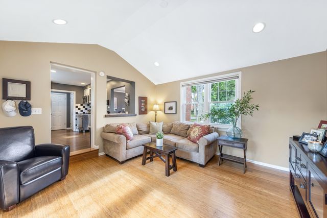 2430 Covert Road, Glenview, IL 60025