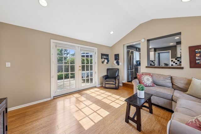 2430 Covert Road, Glenview, IL 60025