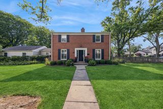 2430 Covert Road, Glenview, IL 60025