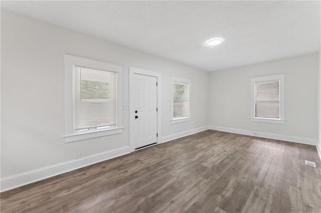 4904 E 23rd Street, Kansas City, MO 64127