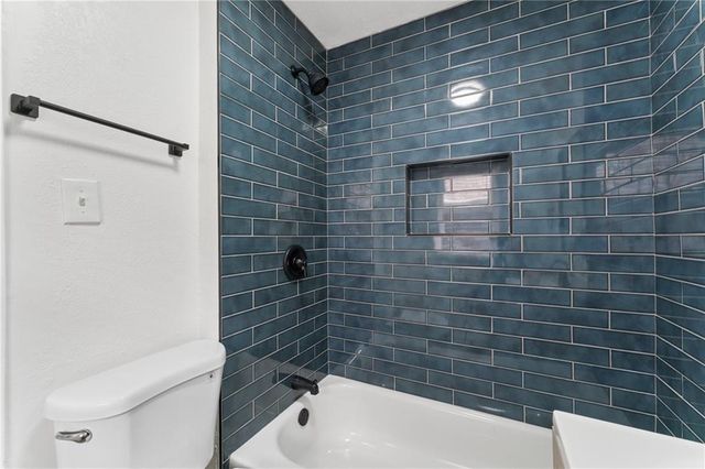 4904 E 23rd Street, Kansas City, MO 64127