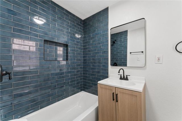 4904 E 23rd Street, Kansas City, MO 64127