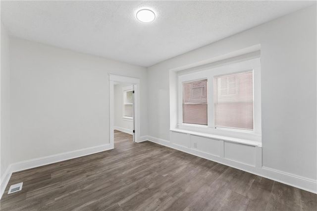 4904 E 23rd Street, Kansas City, MO 64127