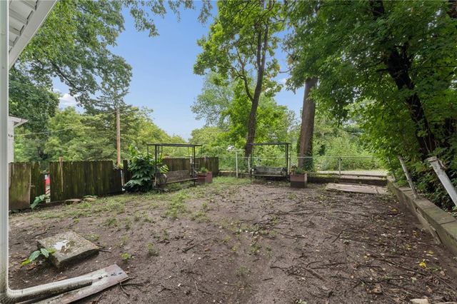 4904 E 23rd Street, Kansas City, MO 64127