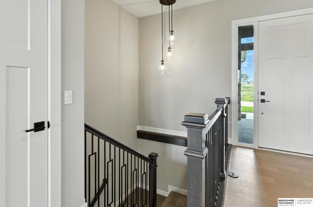 8958 Von Street, Papillion, NE 68046