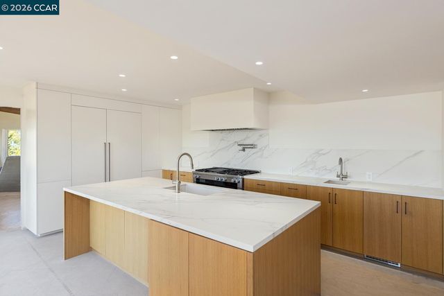 224 Bear Oaks Lane, Martinez, CA 94553