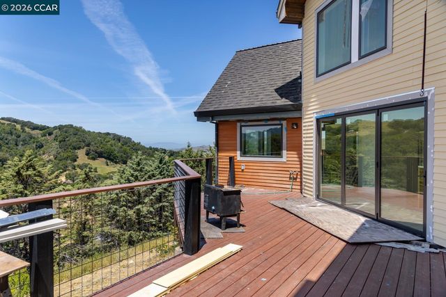 224 Bear Oaks Lane, Martinez, CA 94553