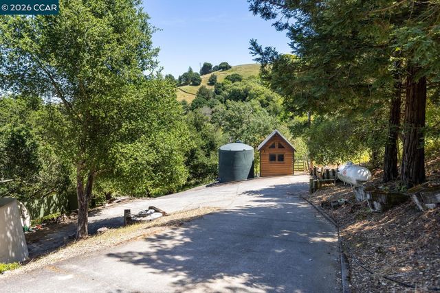 224 Bear Oaks Lane, Martinez, CA 94553