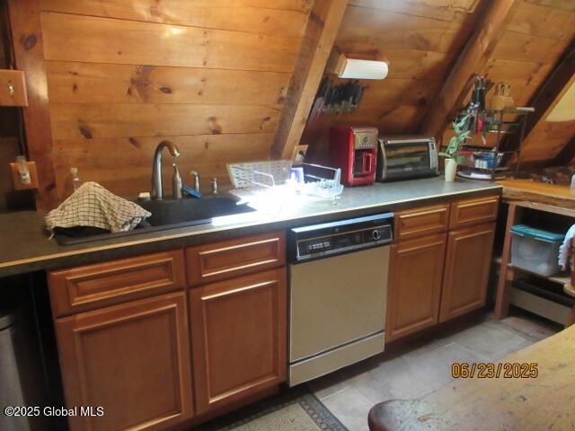 28 Pine Place, Hadley, NY 12835