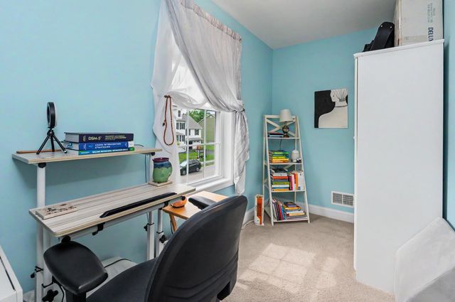 41 Schwinn Drive, Nashua, NH 03062
