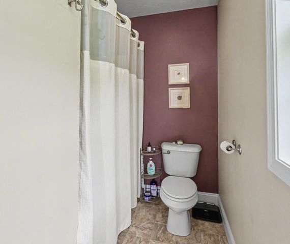 41 Schwinn Drive, Nashua, NH 03062