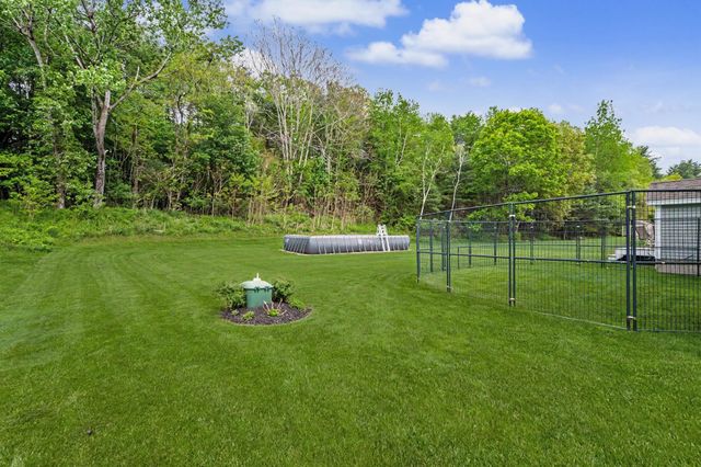 41 Schwinn Drive, Nashua, NH 03062