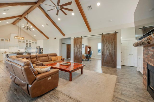 921 Azalea Drive, Franklin, TX 77856