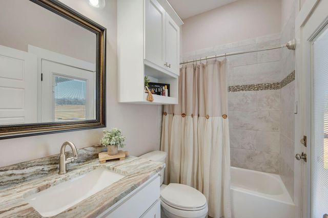 921 Azalea Drive, Franklin, TX 77856