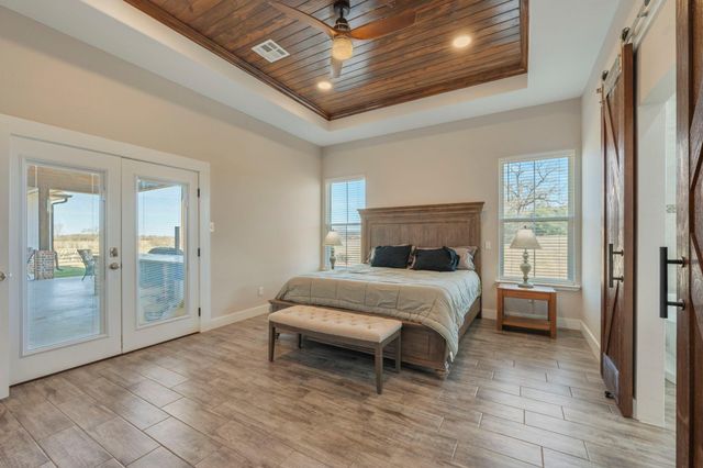 921 Azalea Drive, Franklin, TX 77856