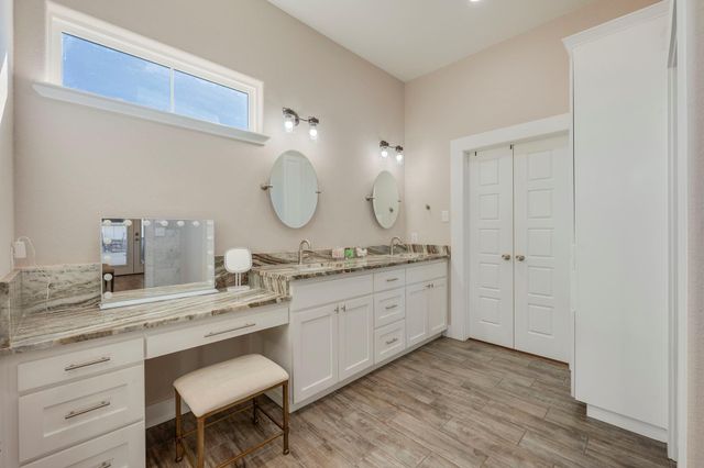 921 Azalea Drive, Franklin, TX 77856