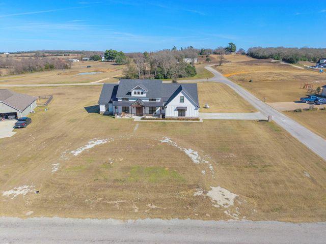 921 Azalea Drive, Franklin, TX 77856