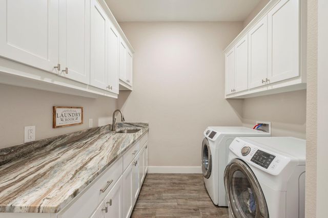 921 Azalea Drive, Franklin, TX 77856